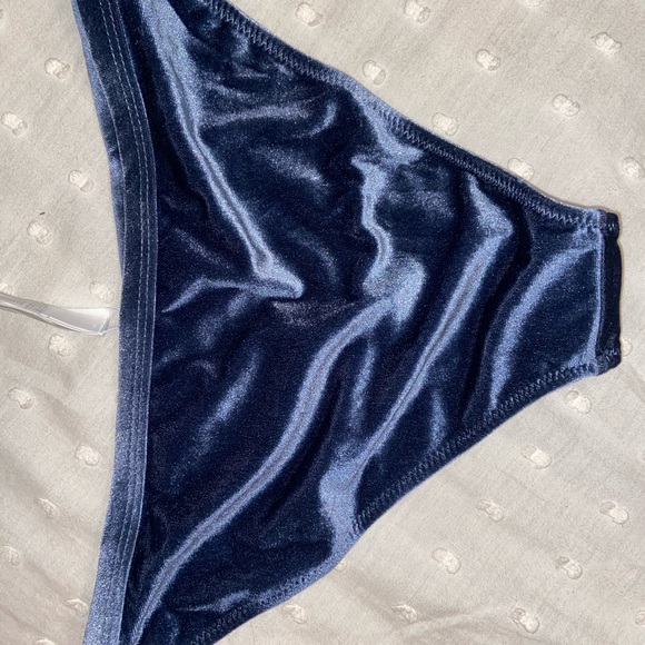 Cupshe charcoal velvet bottoms - Picture 3 of 3